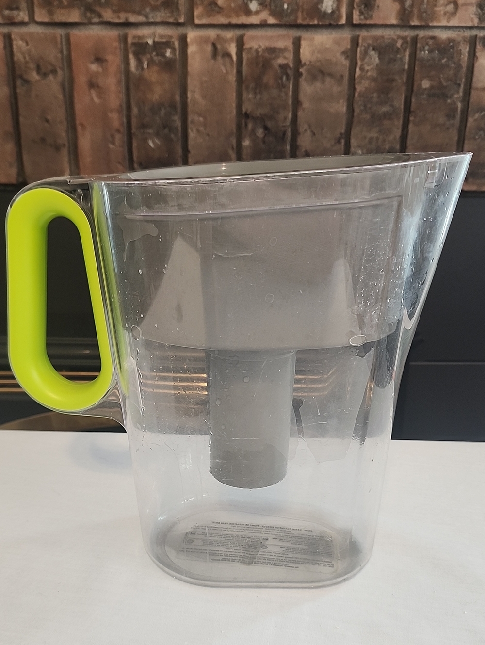 BRITA Water Filtration Pitcher 2.7 L Filter Sensor In Lid. FILTER NOT INCLUDED